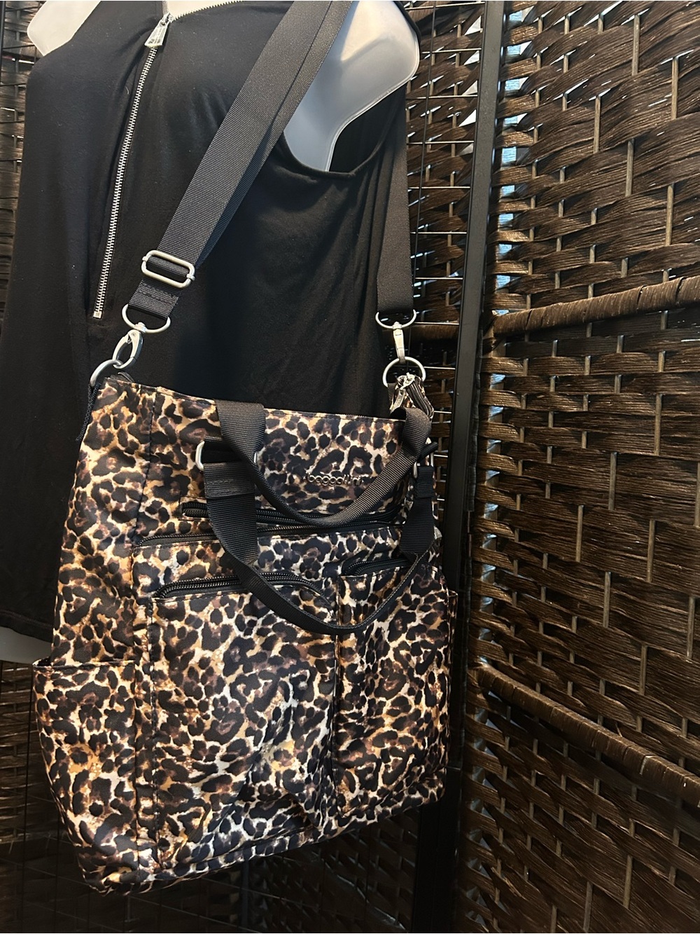 Baggalini 3-1 convertible Leopard Print Tote- crossbody backpack commuter